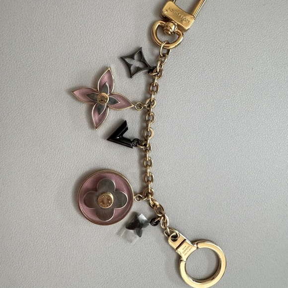 Louis Vuitton Gold and Pink Charm Key Holder - Picture 1 of 3
